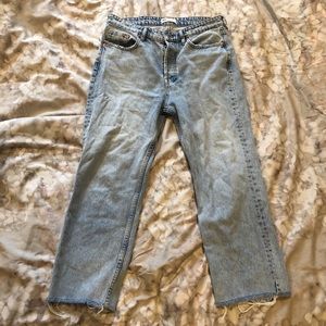 HI-RISE STRAIGHT LEG JEANS